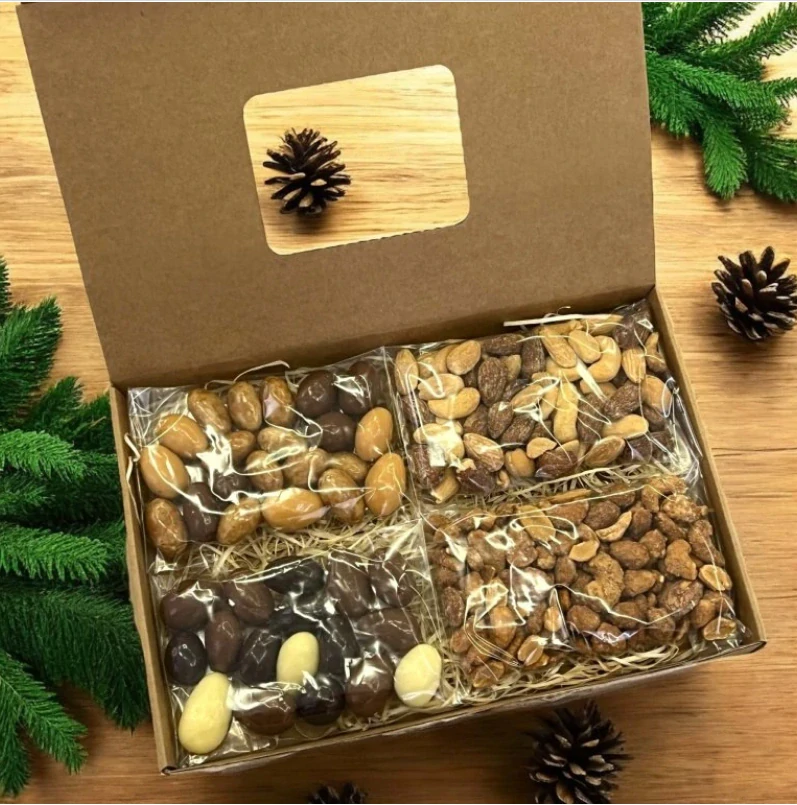 Dárková krabice s oříšky K narozeninám  4x80g