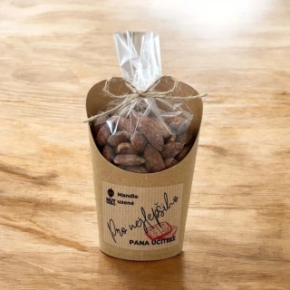 Pro pana učitele Mandle uzené v celofánku a kelímku 180g